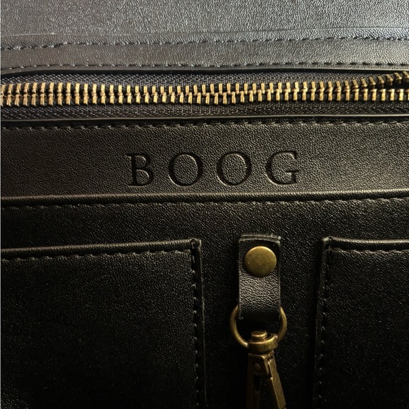 Boog bag Black Vegan Leather handbag crossbody and backpack NWT - Picture 9 of 9